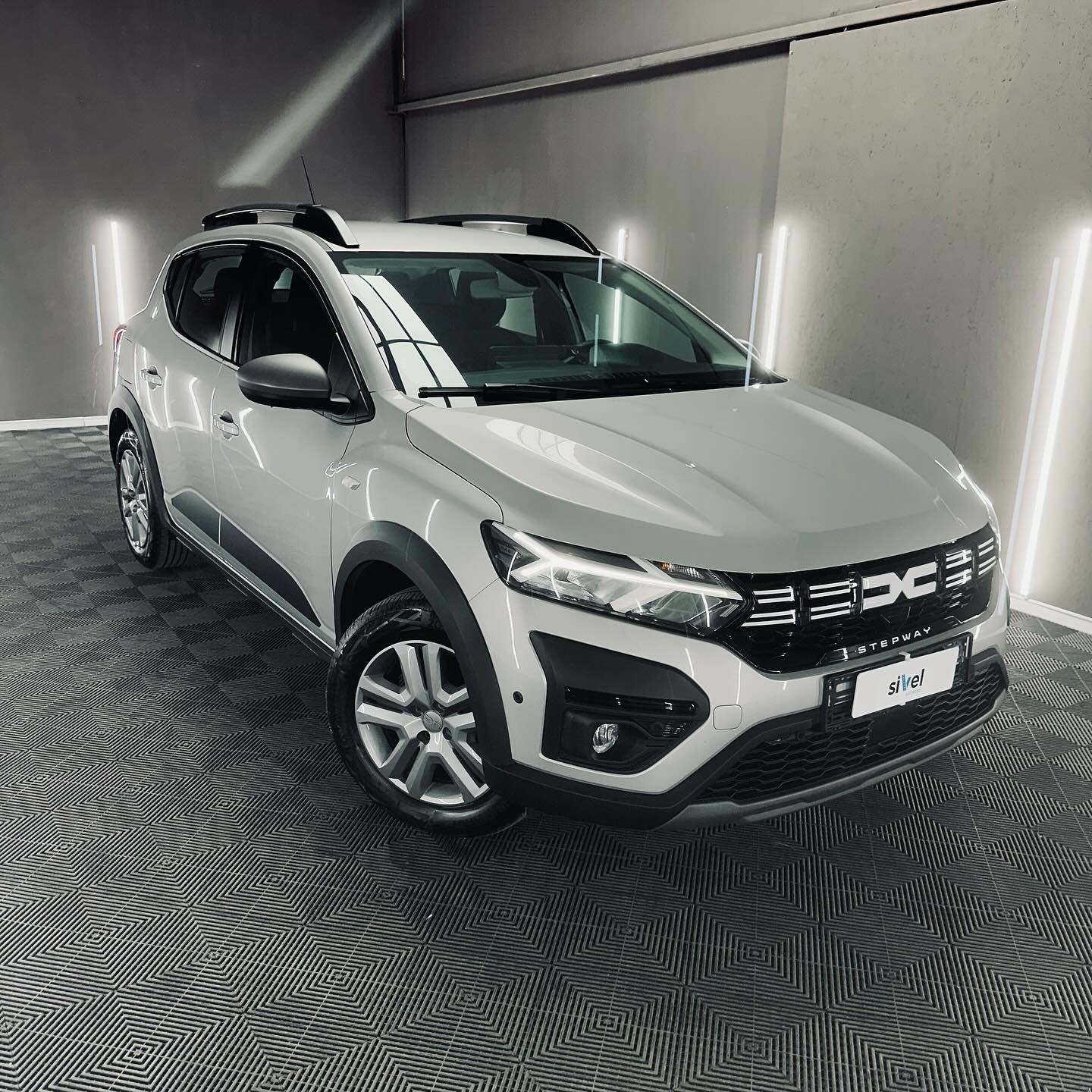 Acquista online Dacia Sandero