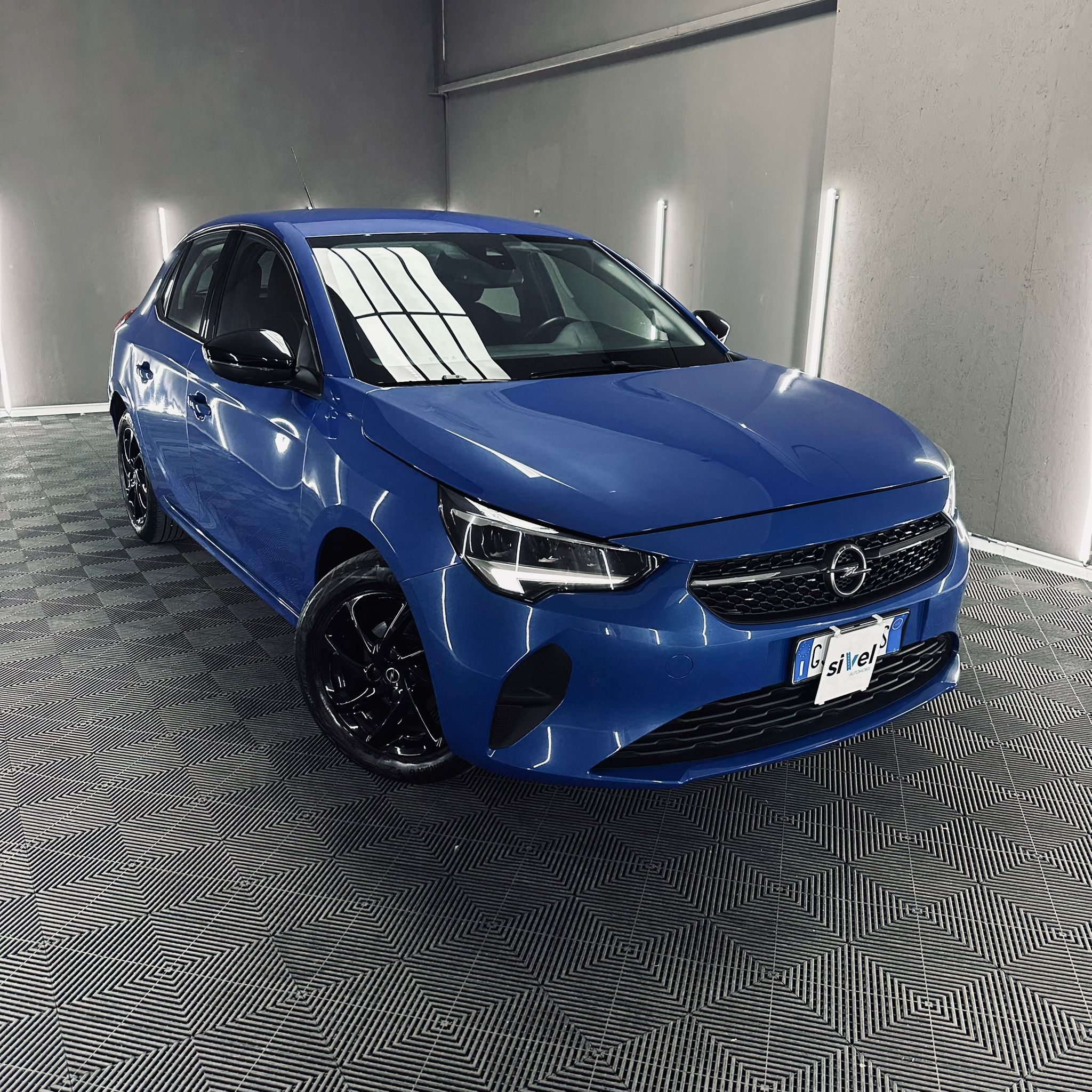 Acquista online Opel Corsa